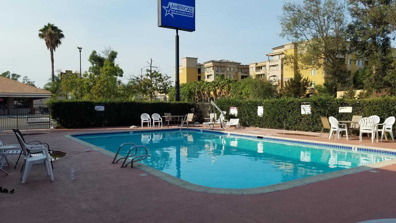 Americas Best Value Inn & Suites Escondido Kültér fotó