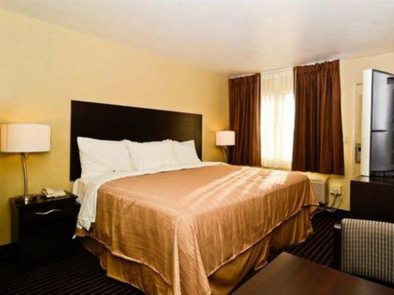 Americas Best Value Inn & Suites Escondido Kültér fotó